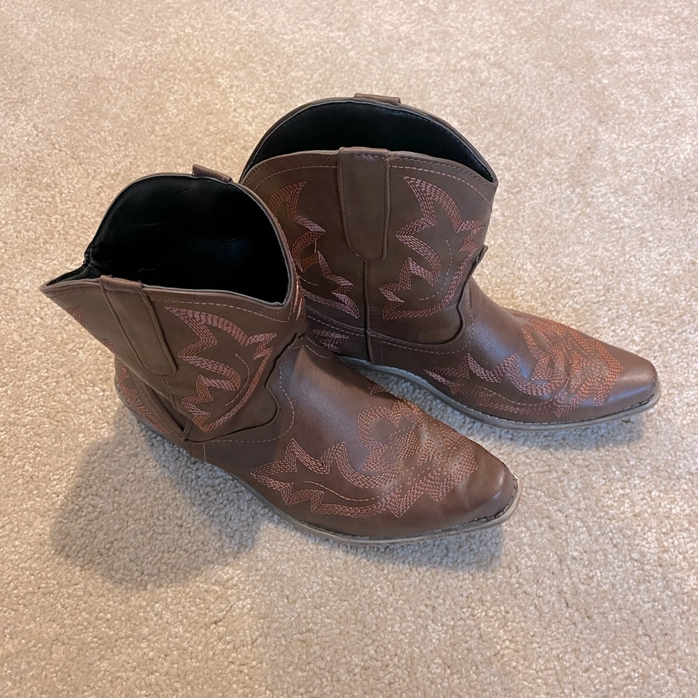 Ankle cowboy boots